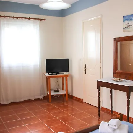 Ellis Semesterbostad *