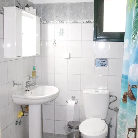 Ellis Semesterbostad *