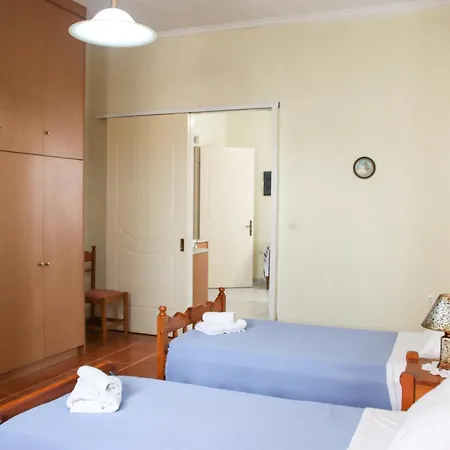 Semesterbostad Ellis *