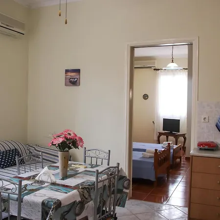 Ellis Semesterbostad *