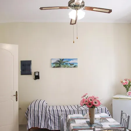 Ellis Tatil Evi Lixouri