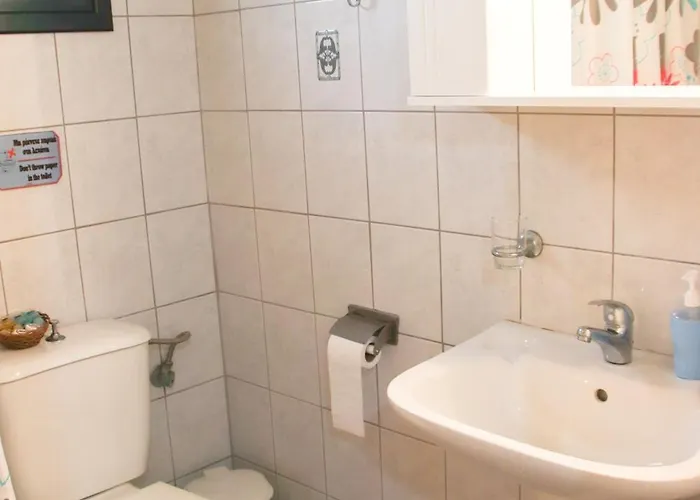 Ellis Nyaraló Lixúri