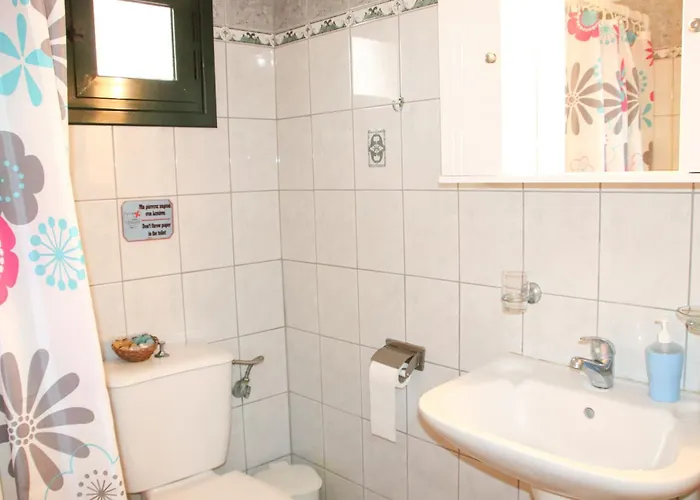 Ellis Nyaraló Lixúri